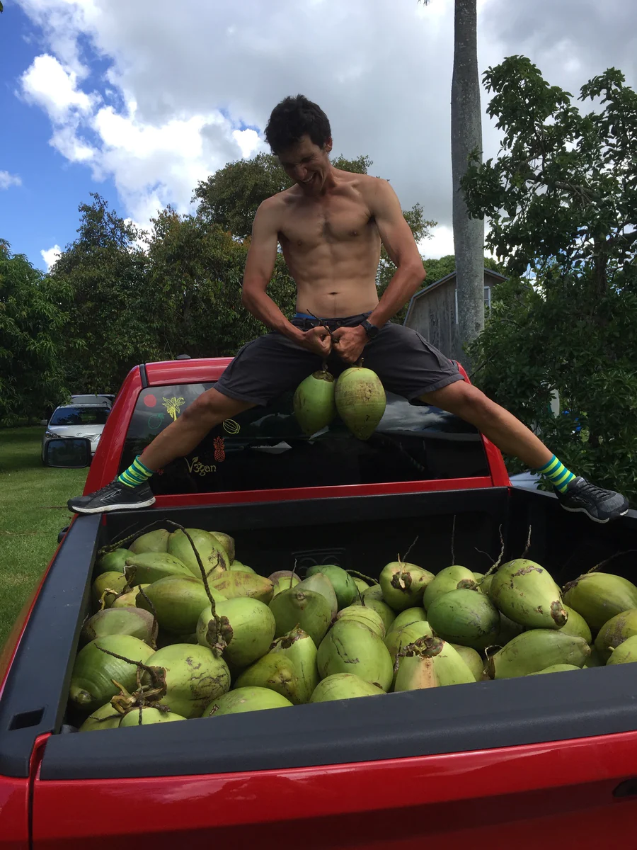 order_real_organic_green_coconuts_online_900x